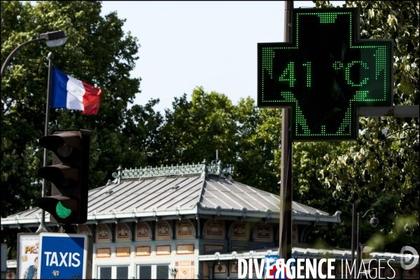 Illustratiion sur la canicule qui frappe Paris.