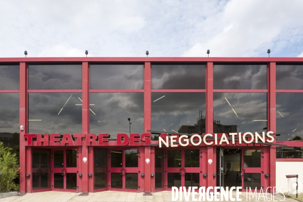 MAKE IT WORK / Le Théâtre des négociations