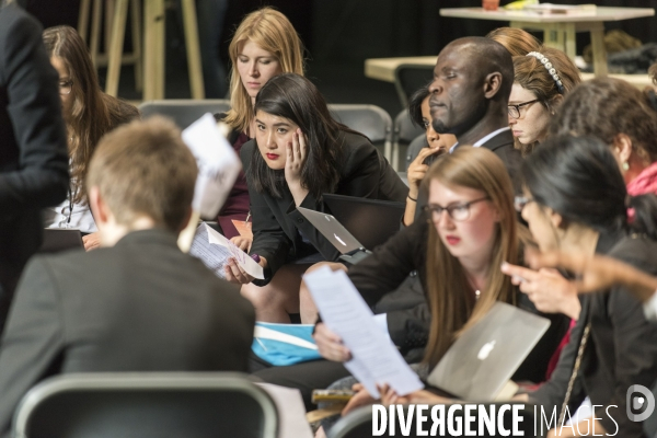 MAKE IT WORK / Le Théâtre des négociations