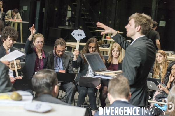 MAKE IT WORK / Le Théâtre des négociations