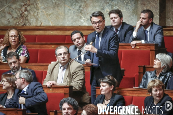 Manuel Valls sort le 49.3 pour la loi Macron