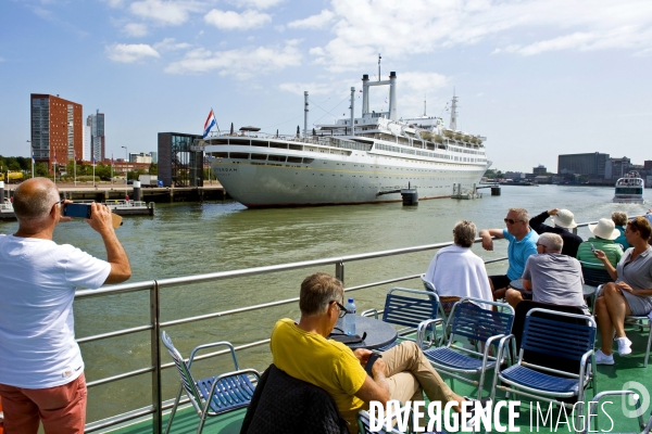 Croisiere dans le port de Rotterdam