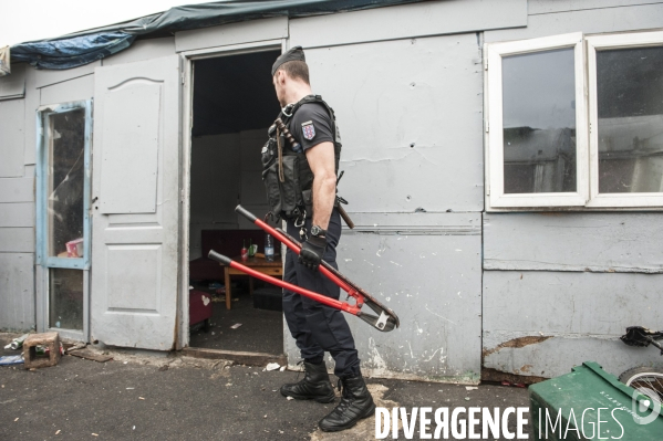 Evacuation du bidonville  La Folie  à Bobigny