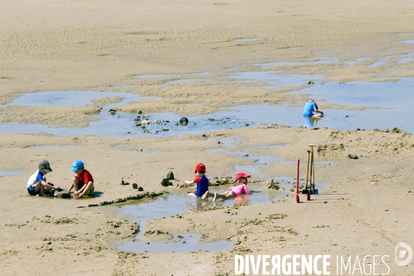 Illustration Juillet2015.Enfants sur la plage