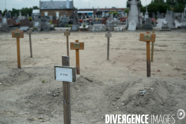 Le carré des migrants, cimetière de Calais
