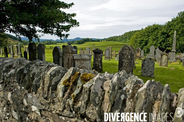 L  Ecosse. Scotland.Kilmartin.Le cimetiere et ses pierres tombales