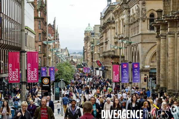 Glasgow.La foule du dimanche sur Buchanan street, l une des principales arteres commercantes