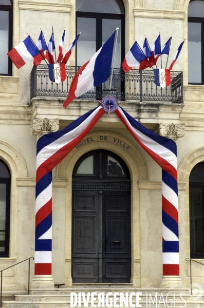 Divers: Mairie pavoisee