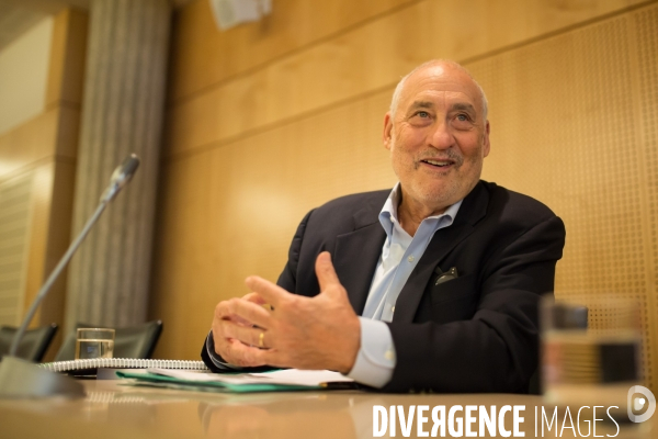 Conférence de presse de Joseph Stiglitz