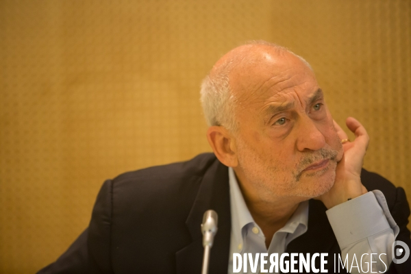 Conférence de presse de Joseph Stiglitz