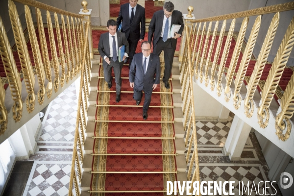 François Hollande s entretient avec Manuel Valls avant le Conseil des ministres