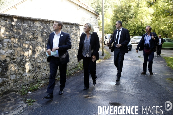 Regionales. marine le pen wallerand de saint just