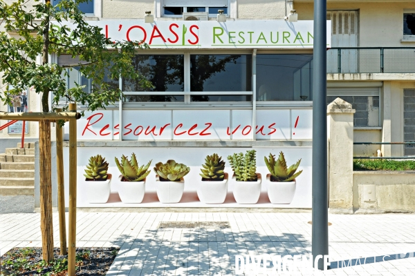 Des villes.Angers.Restaurant l Oasisi et son slogan publicitaire; Ressourcez vous !