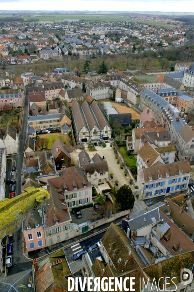 Des villes.Chartres.La ville vue depuis le haut de la cathedrale