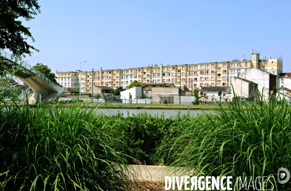 Des villes.Aubervilliers.Amenagement du canal Saint Denis.