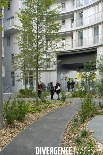 Inauguration de 70 logements sociaux et 70 logements en accession quai Henri 4