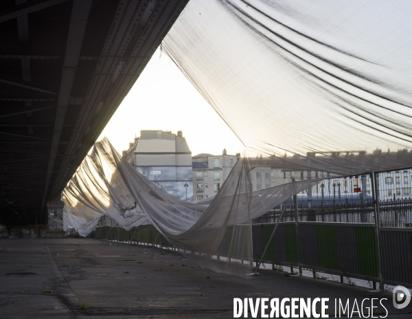 Sous le métro aérien la Chapelle, après l évacuation des réfugiés africians