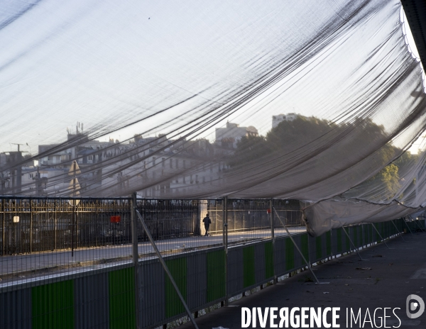 Sous le métro aérien la Chapelle, après l évacuation des réfugiés africians