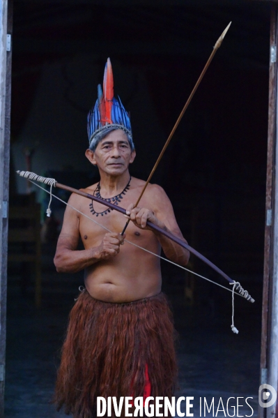 BRESIL Amazonie : Peuple MUNDURUCU du rio Tapajos