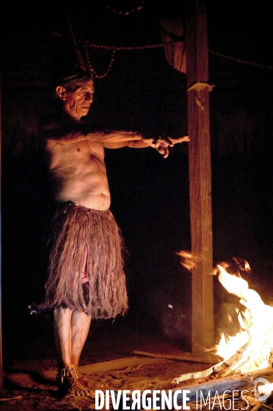 BRESIL Amazonie : Peuple MUNDURUCU du rio Tapajos