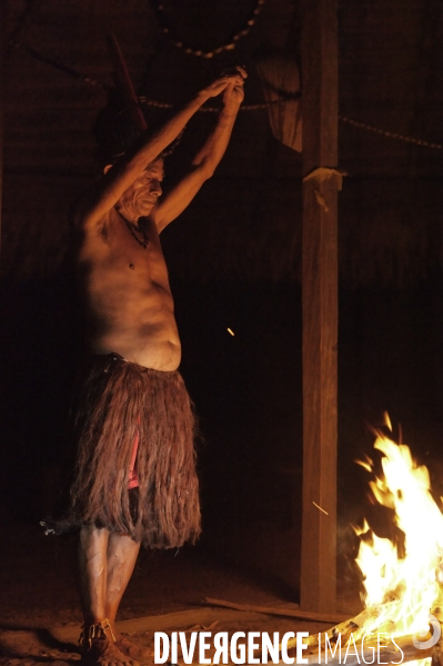 BRESIL Amazonie : Peuple MUNDURUCU du rio Tapajos