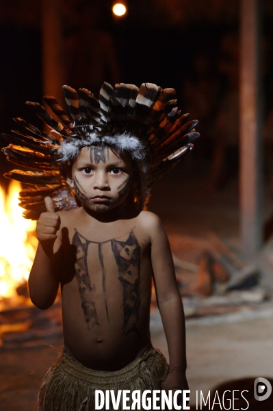 BRESIL Amazonie : Peuple MUNDURUCU du rio Tapajos