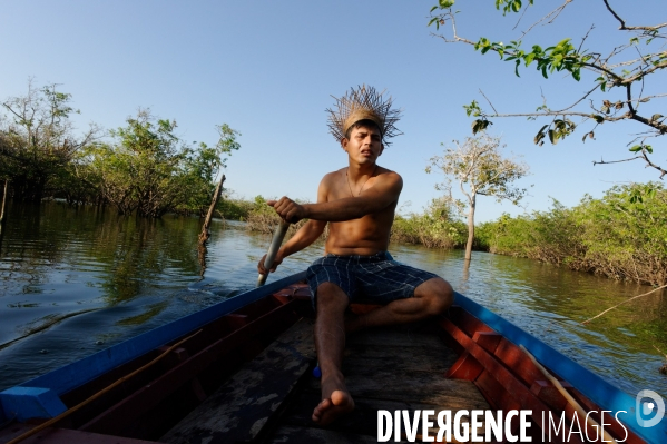 BRESIL Amazonie : Peuple MUNDURUCU du rio Tapajos