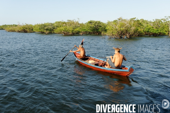 BRESIL Amazonie : Peuple MUNDURUCU du rio Tapajos