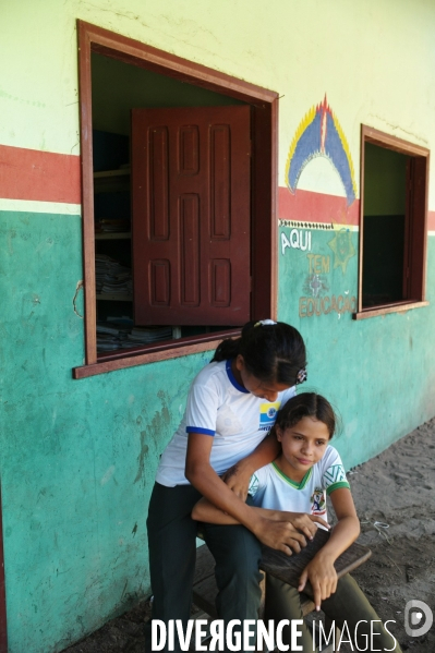 BRESIL Amazonie : Peuple MUNDURUCU du rio Tapajos