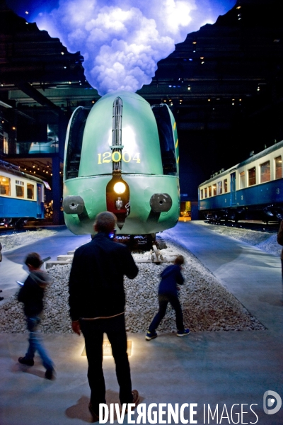 Train World Bruxelles.Le musee ferroviaire dans la gare de Schaerbeek scenographie par le dessinateur Francois Schuiten