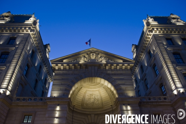 Illustration Septembre2015.Paris.L eclairage de la prefecture de police renovee