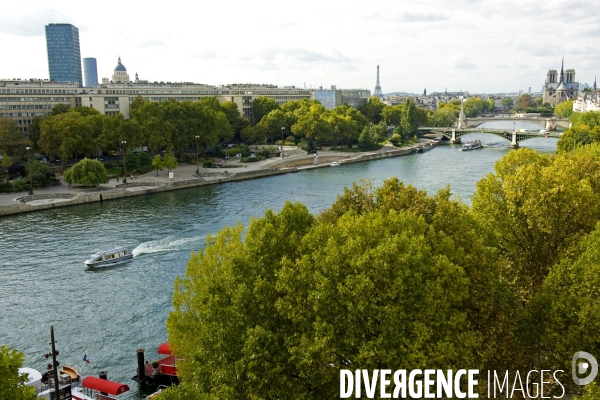 Illustration Septembre2015.Paris.Une Vue de la Seine