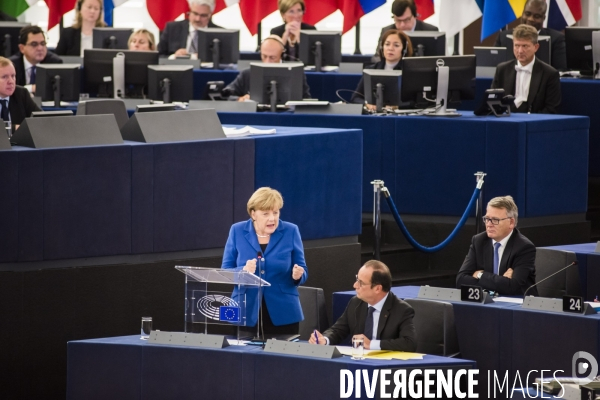 Francois Hollande et Angela Merkel au Parlement Européen