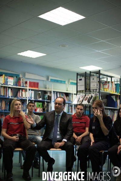 Hollande dans un lycée Pro à Marseille