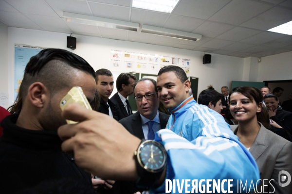 Hollande dans un lycée Pro à Marseille