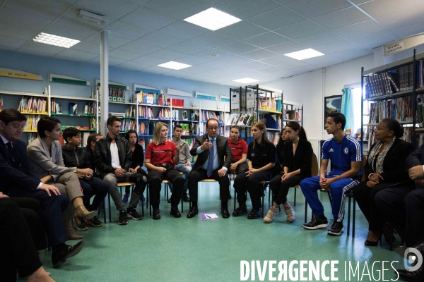 Hollande dans un lycée Pro à Marseille