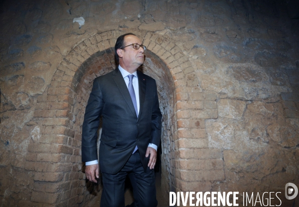 Francois Hollande au Camps des Millles