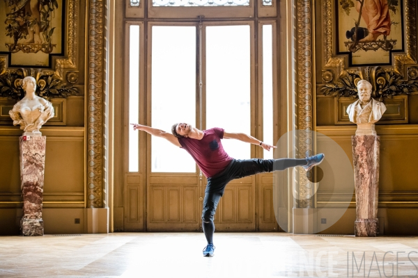 20 danseurs pour le XXe siècle / Boris Charmatz