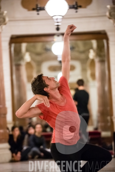 20 danseurs pour le XXe siècle / Boris Charmatz