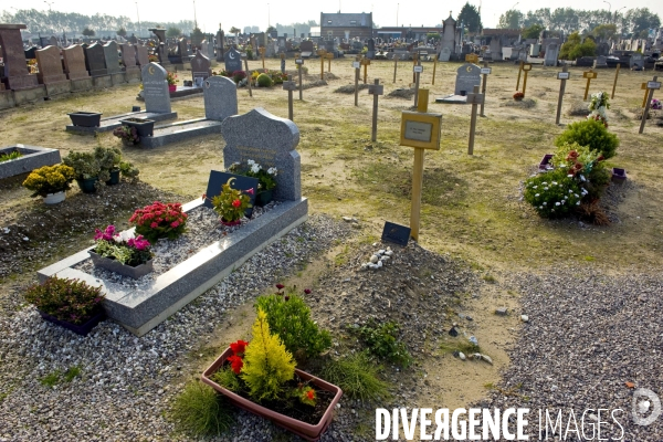 Le Carre Musulman Du Cimetiere Nord Ou Reposent Les Migrants Morts A 