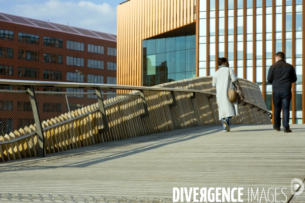 La passerelle sur le peripherique nord, un pas vers le Grand Paris