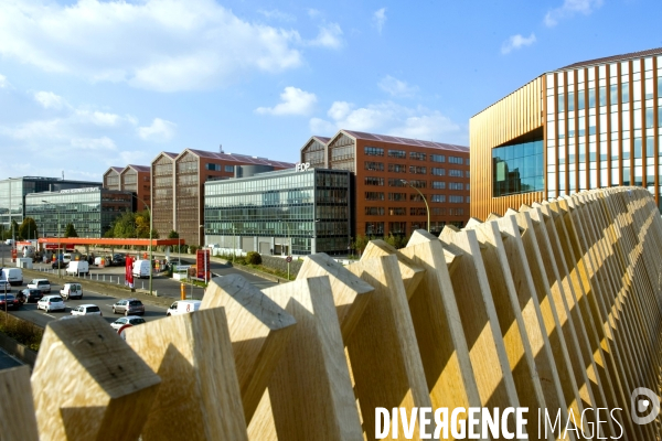 La passerelle sur le peripherique nord, un pas vers le Grand Paris