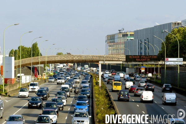 La passerelle sur le peripherique nord, un pas vers le Grand Paris