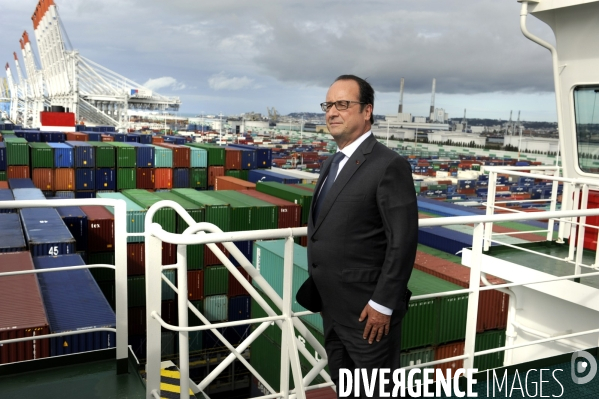 François HOLLANDE au Havre, inaugure un porte conteneurs et l ENSM