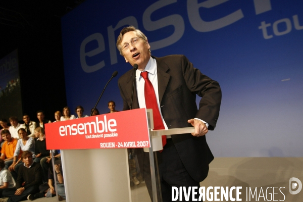 Nicolas sarkozy: meeting a rouen avec le depute-maire pierre albertini(udf) et co-organisateur de la campagne de francois bayrou