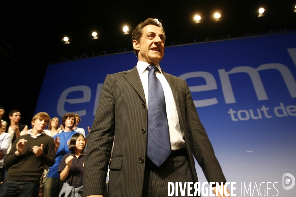 Nicolas sarkozy: meeting a rouen avec le depute-maire pierre albertini(udf) et co-organisateur de la campagne de francois bayrou