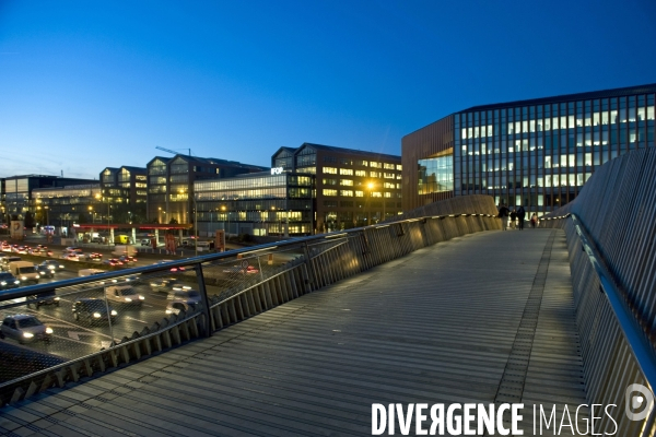 La passerelle sur le peripherique nord, un pas vers le Grand Paris