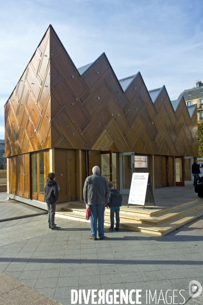 Le pavillon circulaire.Construire en materiaux de reemploi.