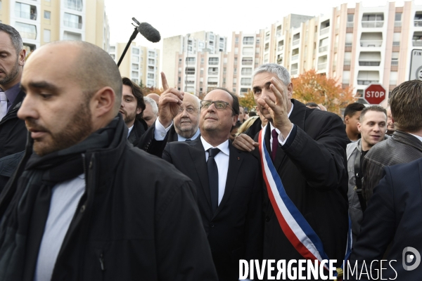 François HOLLANDE visite le quartier rénové de Trèves-Fribourg