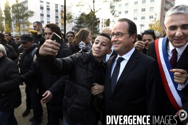 François HOLLANDE visite le quartier rénové de Trèves-Fribourg
